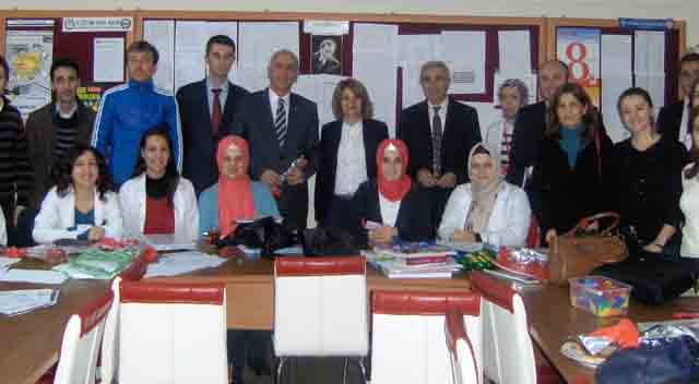 Hamşioğlu, 15 okulu gezdi