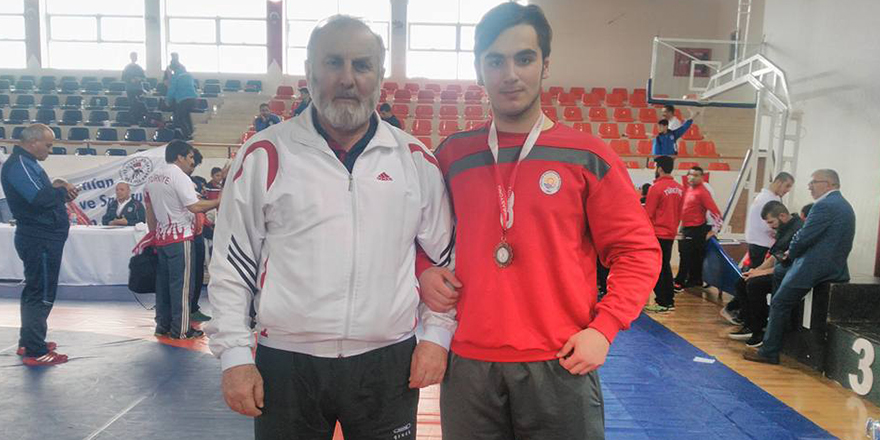 Yunus Emre Uzuner, Türkiye Üçüncüsü