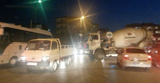 İstasyon Caddesi’nde trafik sorunu büyük