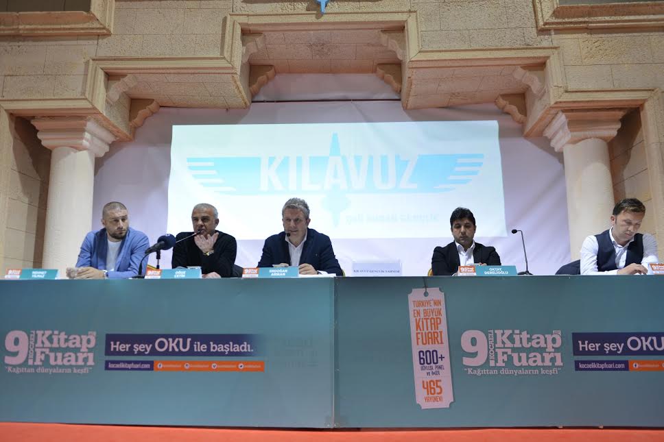 FUTBOLU KENDİ KENDİMİZE OYNUYORUZ