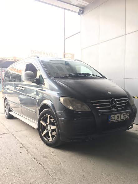 KONSER VE KİTAP SATIŞINDAN:    Ülkü Ocakları minibüs aldı