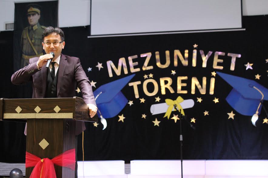 8. SINIF ÖĞRENCİLERİ;  Özel Hisar’dan mezuniyet  yemeği