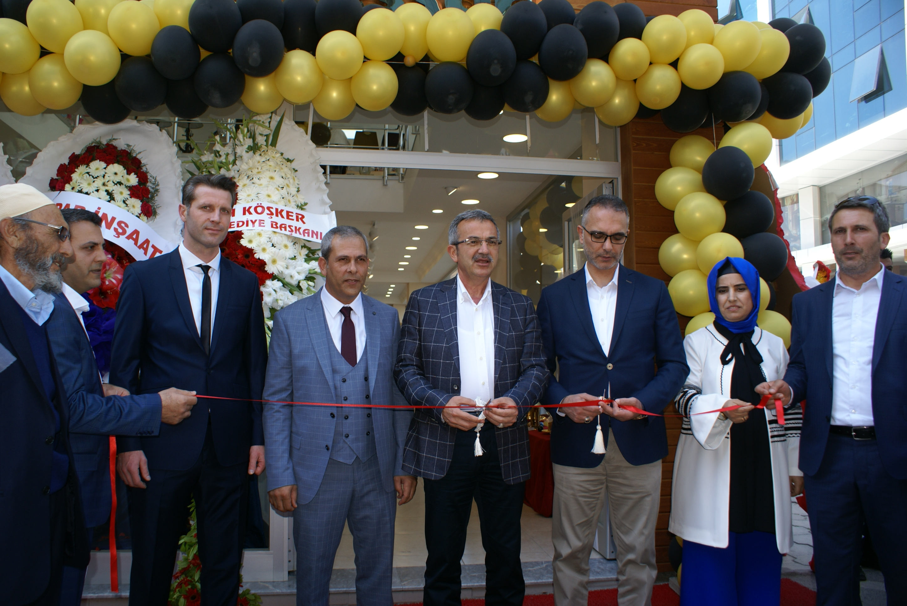 Vitrin Accessory hizmete açıldı