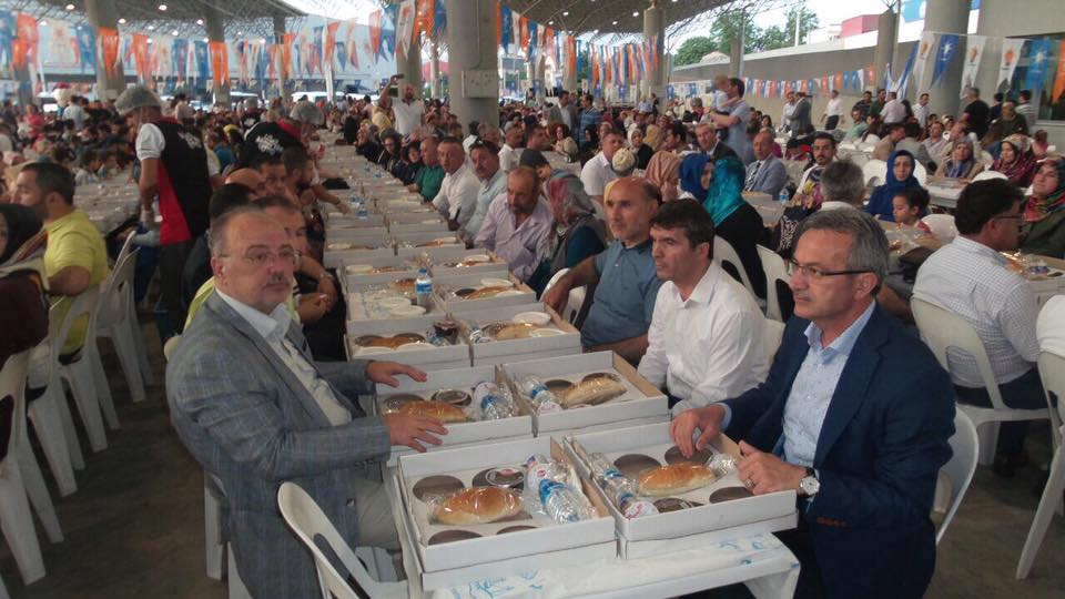 AK Parti Gebze'den iftar