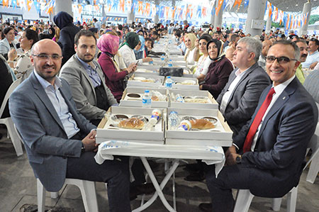 TEŞKİLATA YÖNELİK:  AK Parti Gebze’den iftar