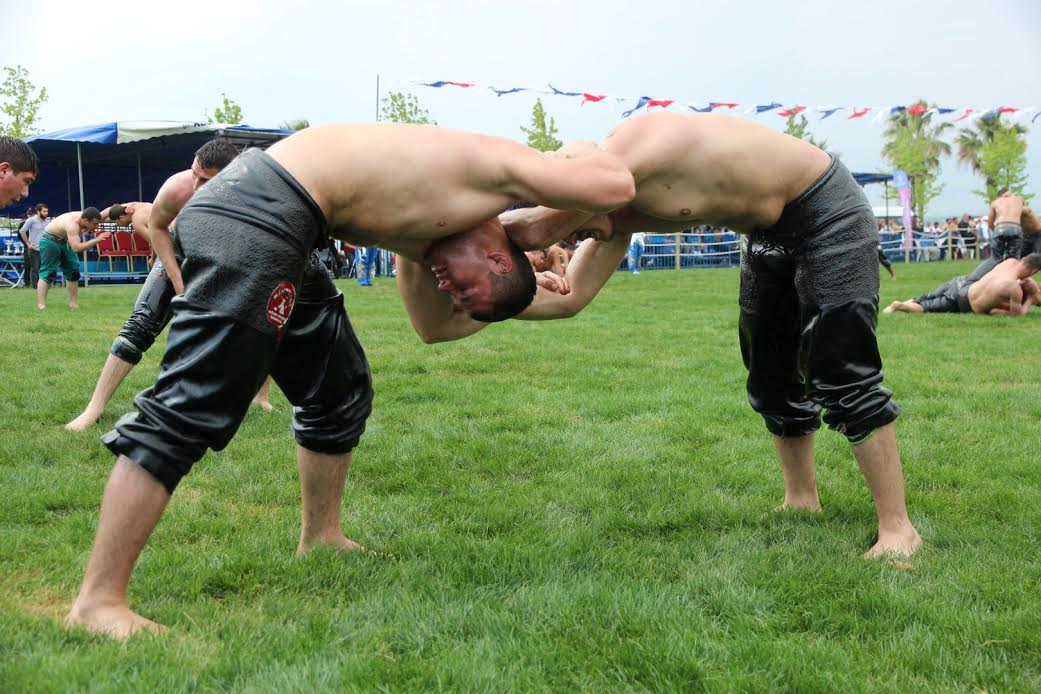 Altın Kemer Yağlı Güreşleri kaldığı yerden devam