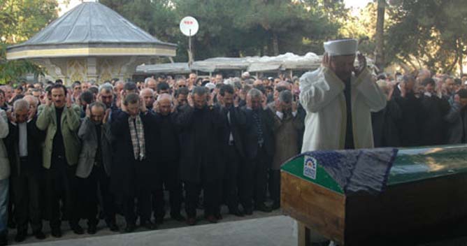 Emine Türker ebediyete uğurlandı