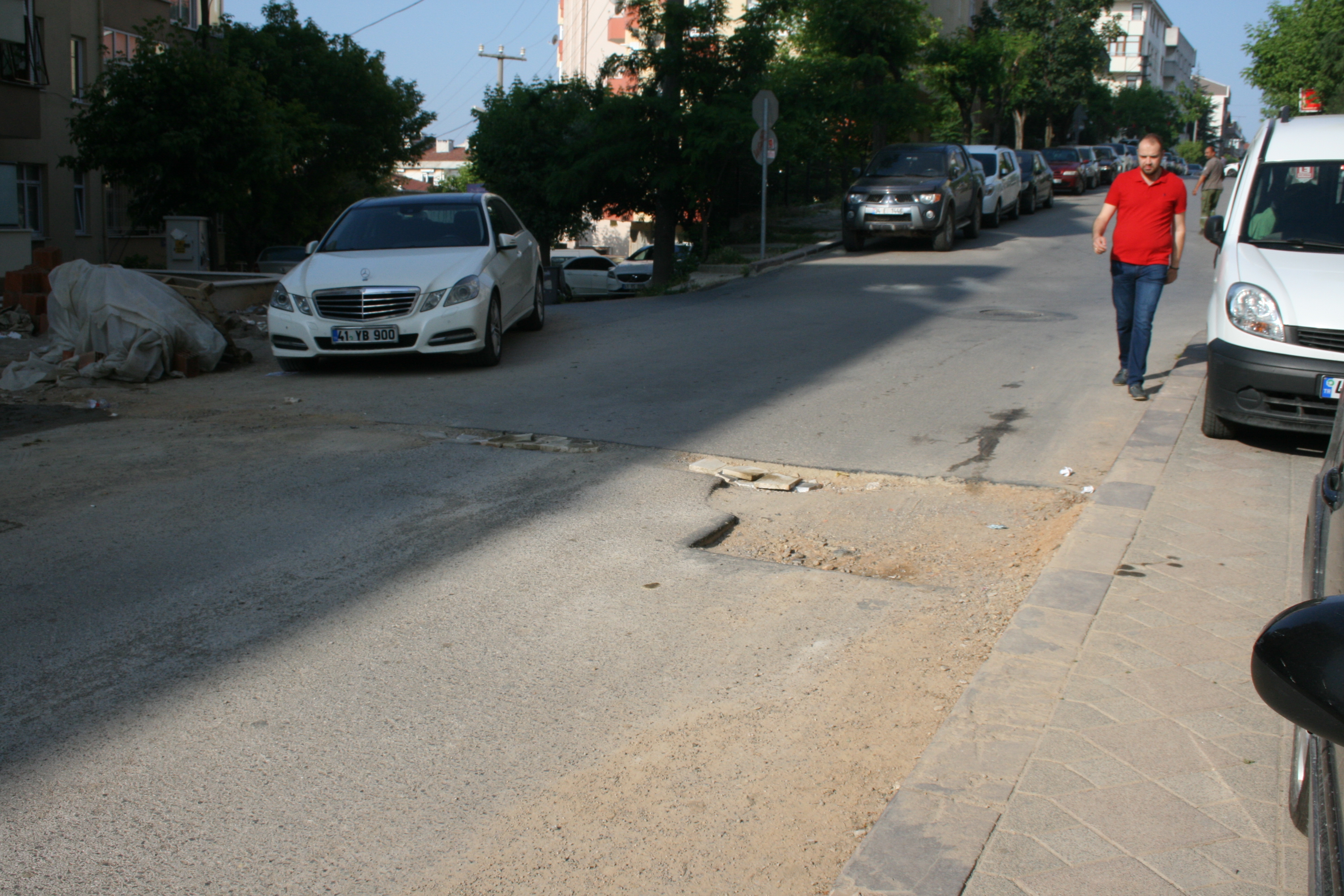 Millet Caddesi sahipsiz!