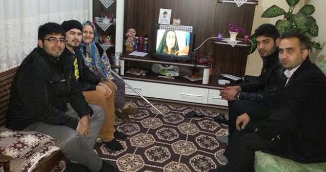 Ak Gençler Mahalle ziyaretlerine başladı