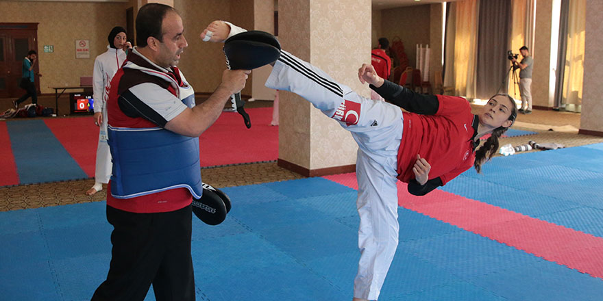 Tekvando Milli Takımı'nın Kartepe kampı sürüyor
