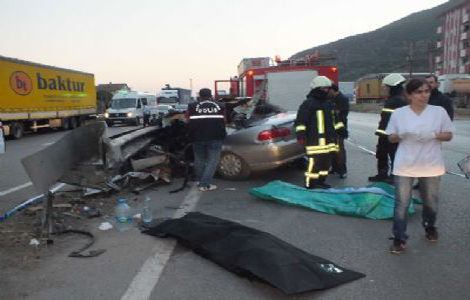 Feci kaza, 2 ölü, 3 yaralı