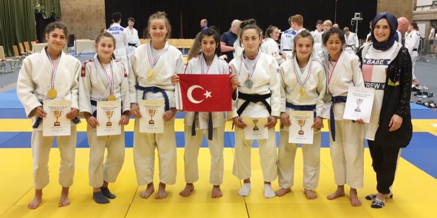 Kağıtsporlu judocular Lüksemburg’ta esti