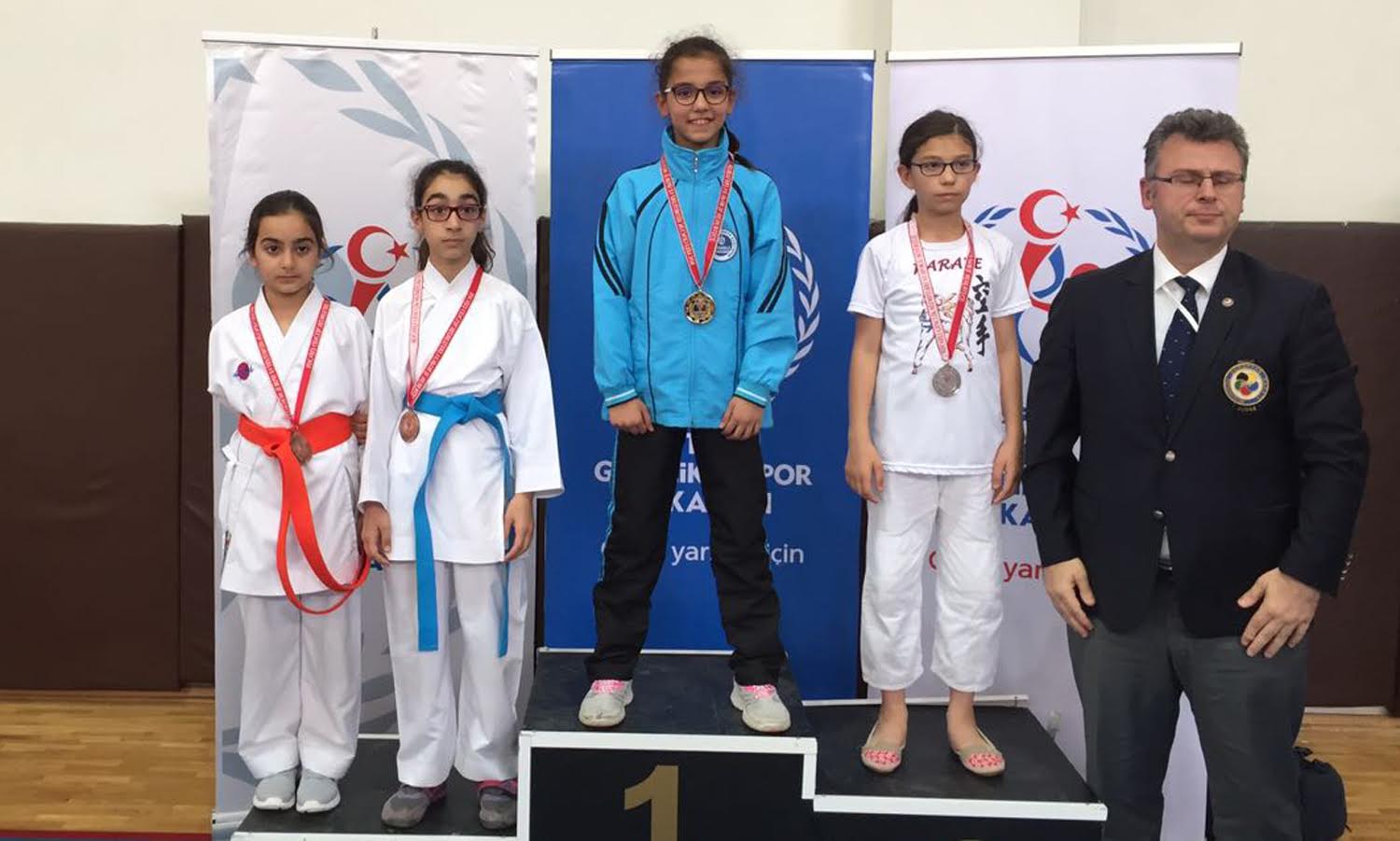 Minik Karateciler Çayırova’da Yarıştı