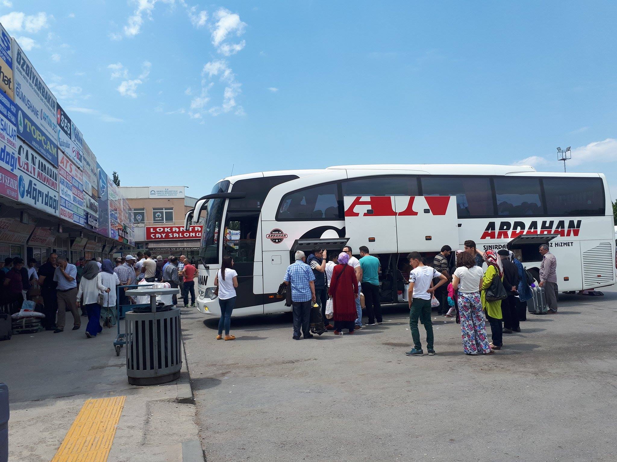 Terminalde bayram hareketliliği