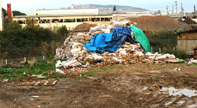 Mahalleliler çöplerden şikâyetçi