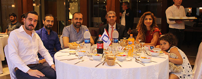 Mimarlar çocuklarla iftar açtı