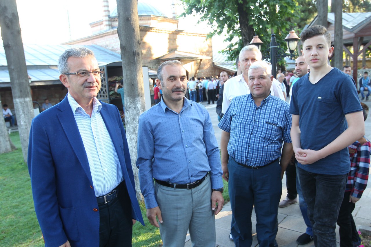 Gebze meydanda bayramlaştı