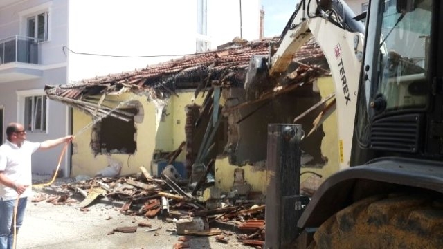 Eski binaların yerini yenileri alıyor