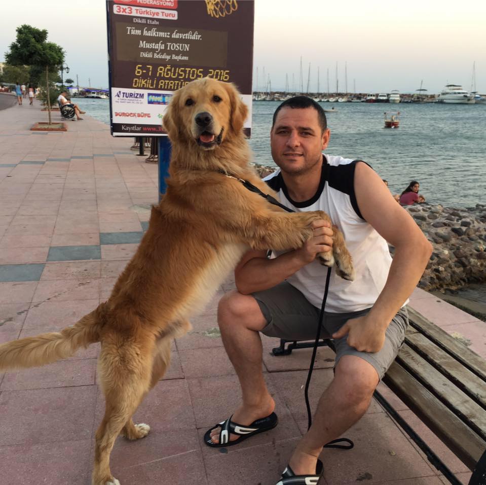 Nusret Acur’un köpek sevgisi