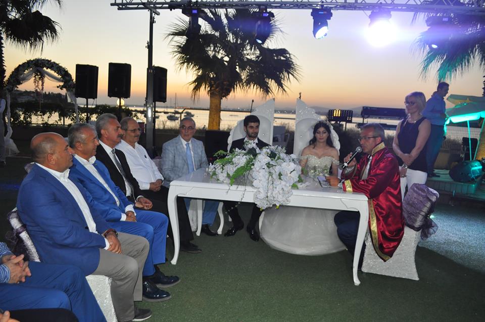 Talat Osmanoğlulları oğlunu evlendirdi