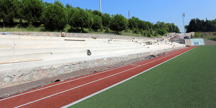 Derince Spor Tesisleri’ne tribün yapılıyor