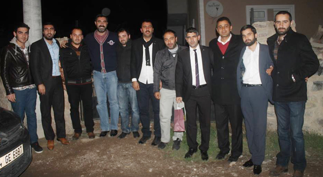 Ak Gençlerden engelli ailelerini ziyaret
