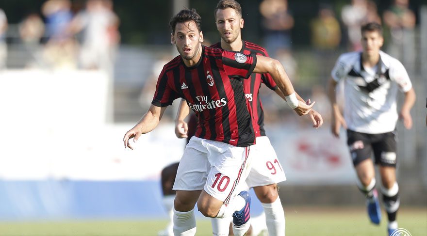 Hakan Çalhanoğlu Milan’da ilk maçına çıktı!