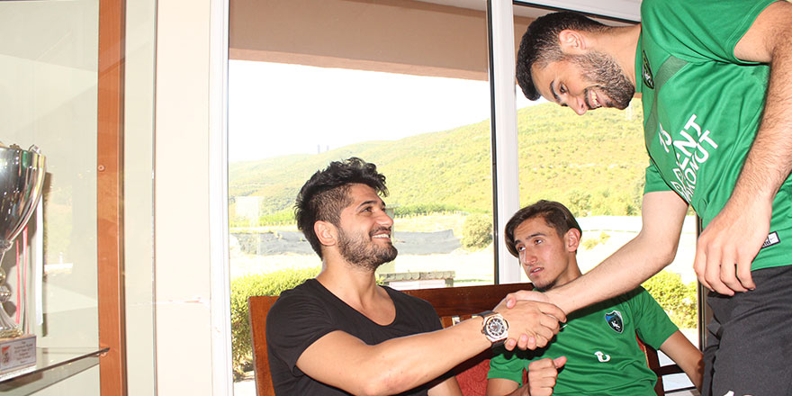 Mesut ve Şenol yalnız bırakmadı