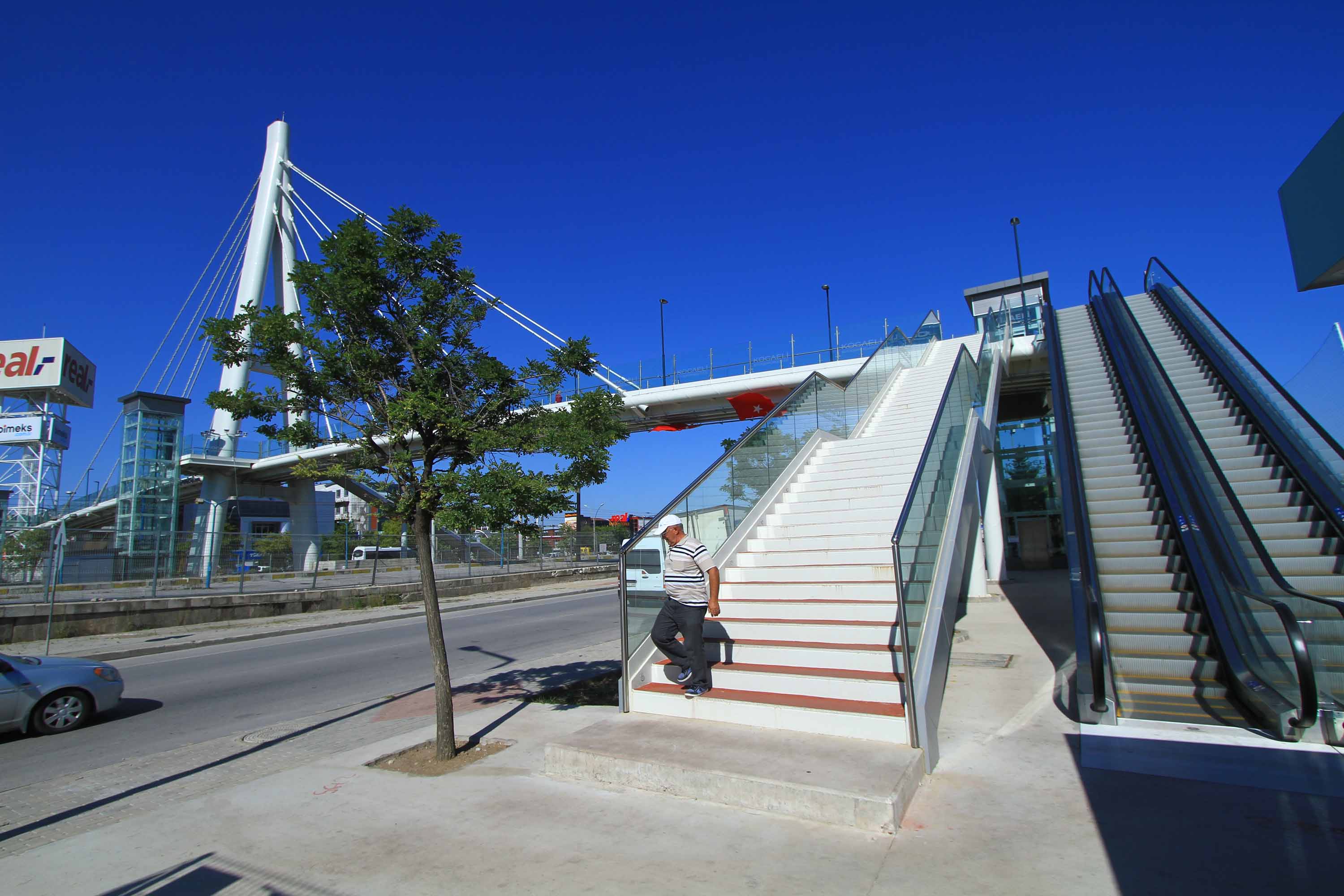 Gebze’ye yaya köprüsünün ihalesi yapıldı