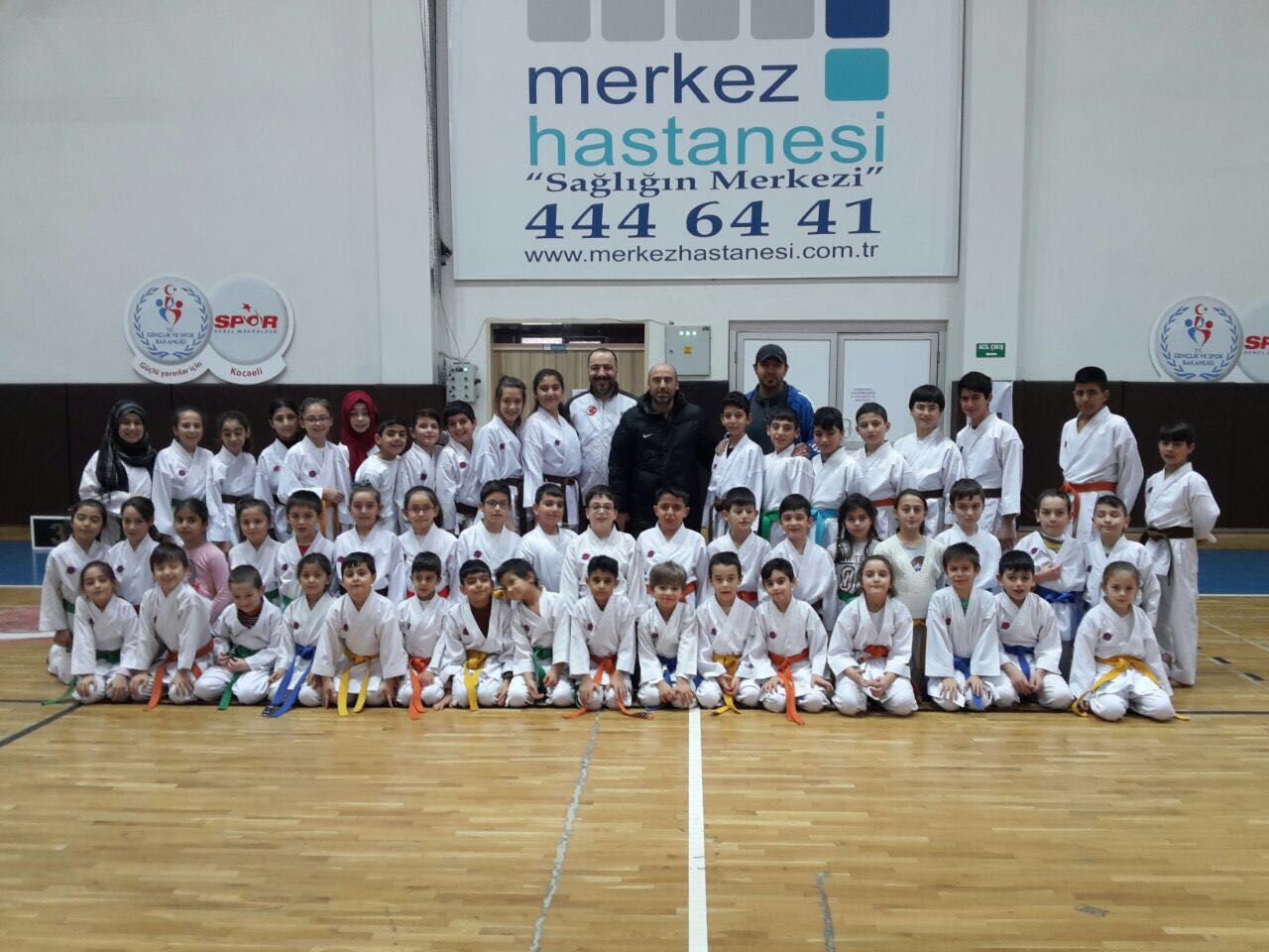 DESTEK KARŞILIĞINI BULUYOR