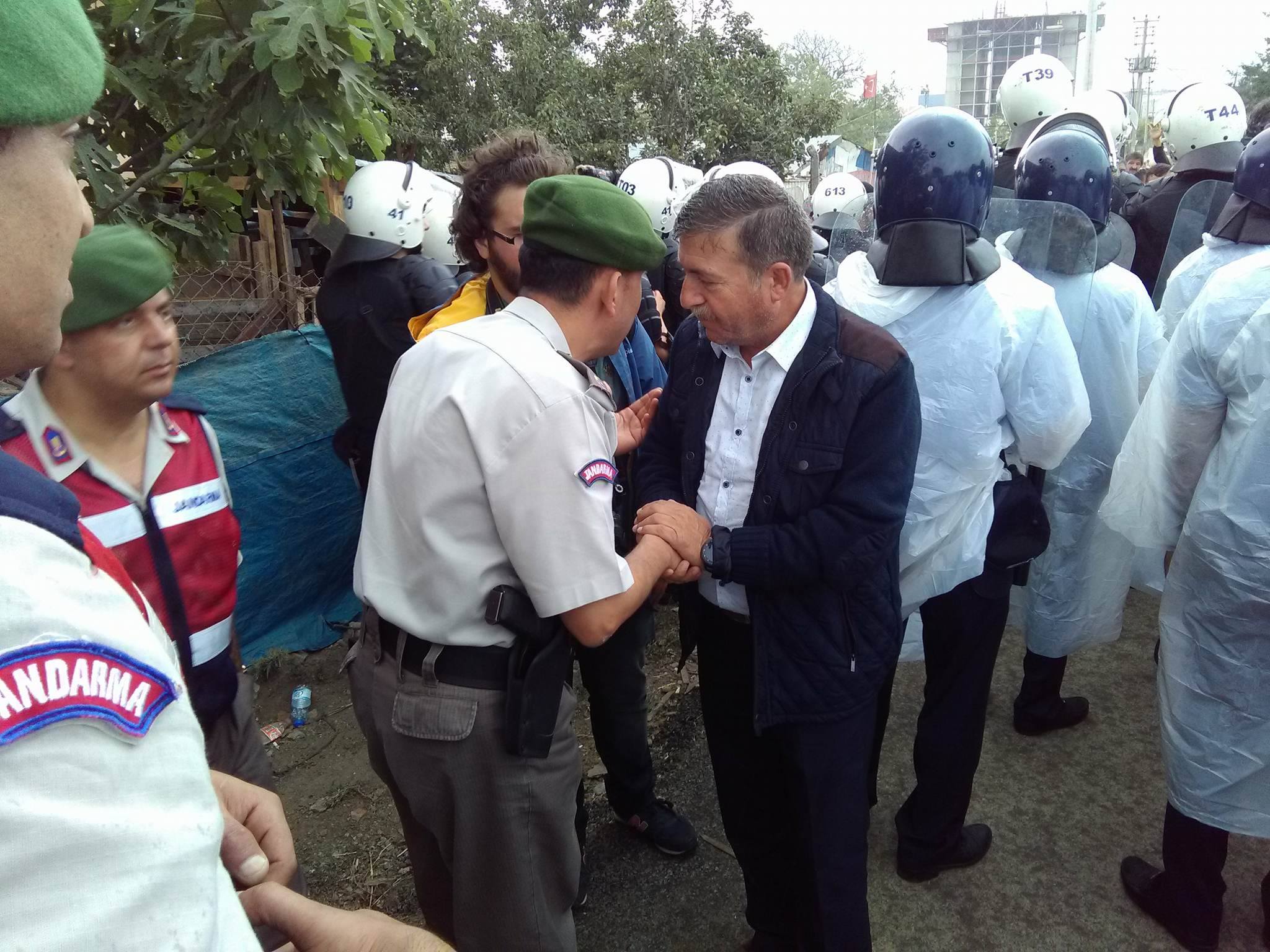 Recep Dursun Kirazpınar’da halkın yanındaydı