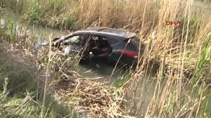 Otomobil su kanalına uçtu