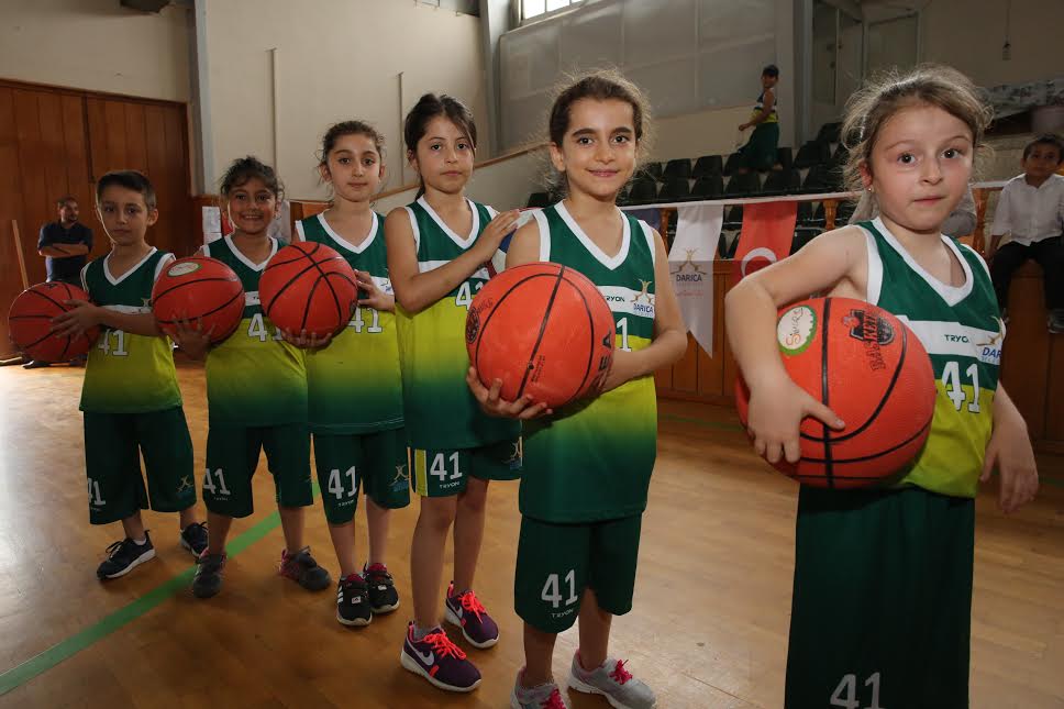 DARICA DA YAZ SPOR OKULLARI DEVAM EDİYOR