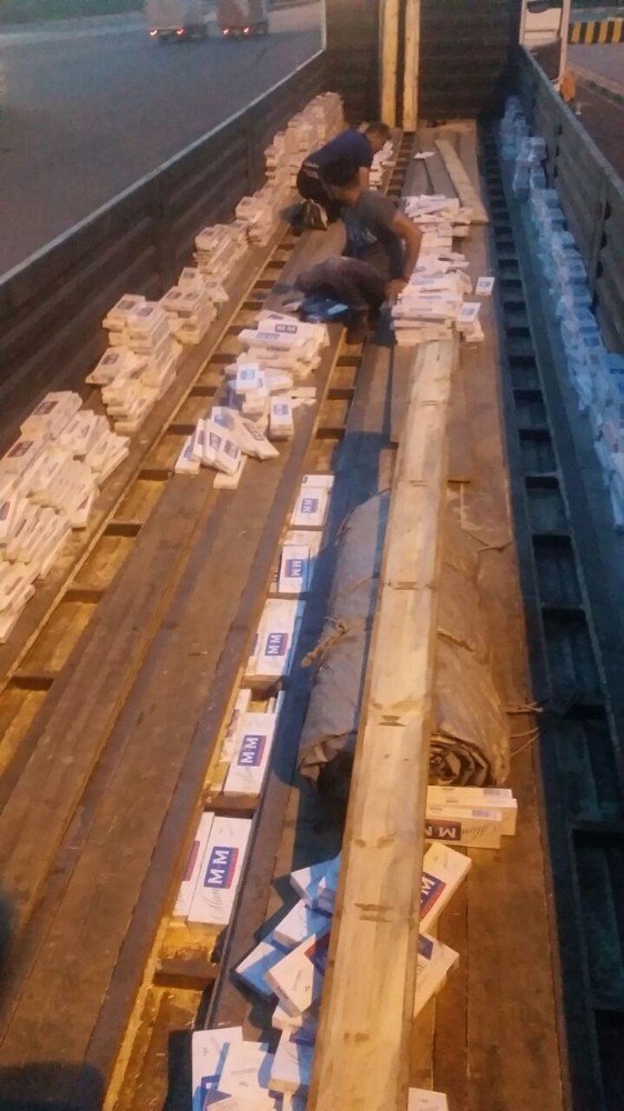 15 bin paket kaçak sigara ele geçirildi