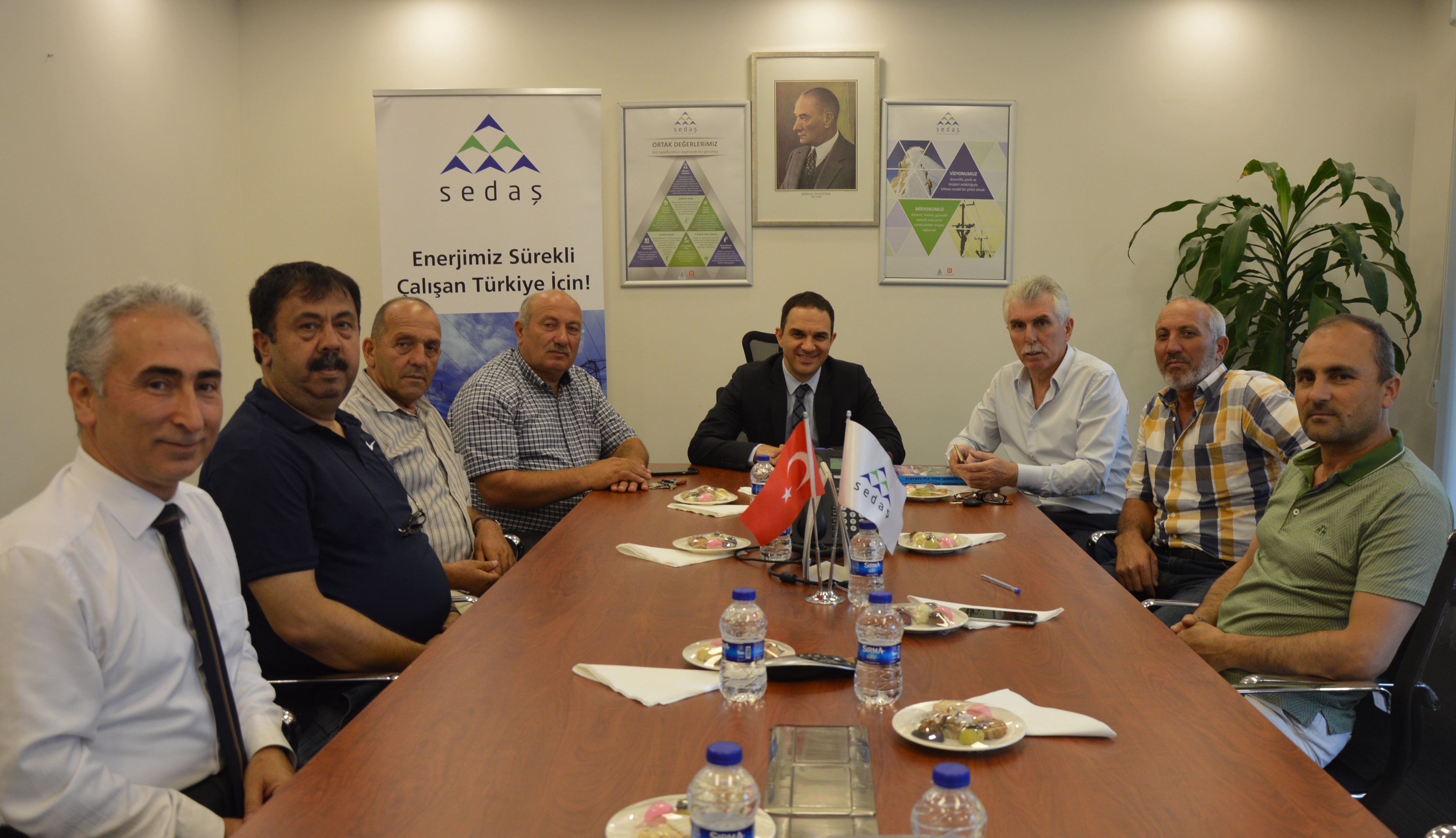 Yeni dağıtım direktörünü ziyaret ettiler