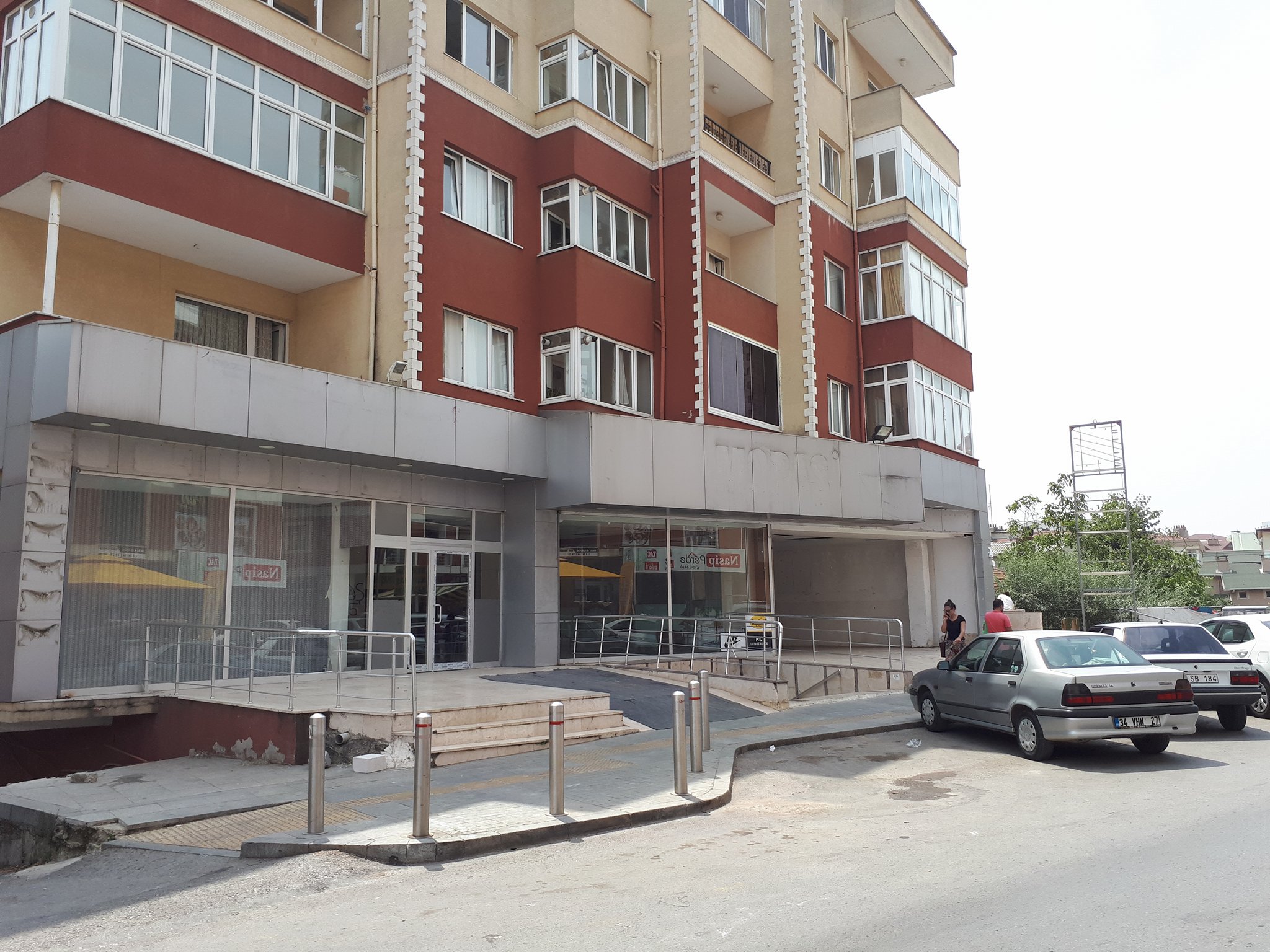 MOPAŞ  ilk  açtığı marketi kapattı