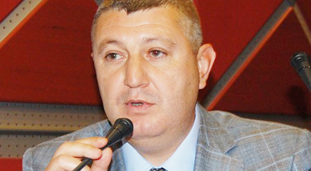 Taraftarlardan Sadık Güvenç'e destek; Yanındayız!