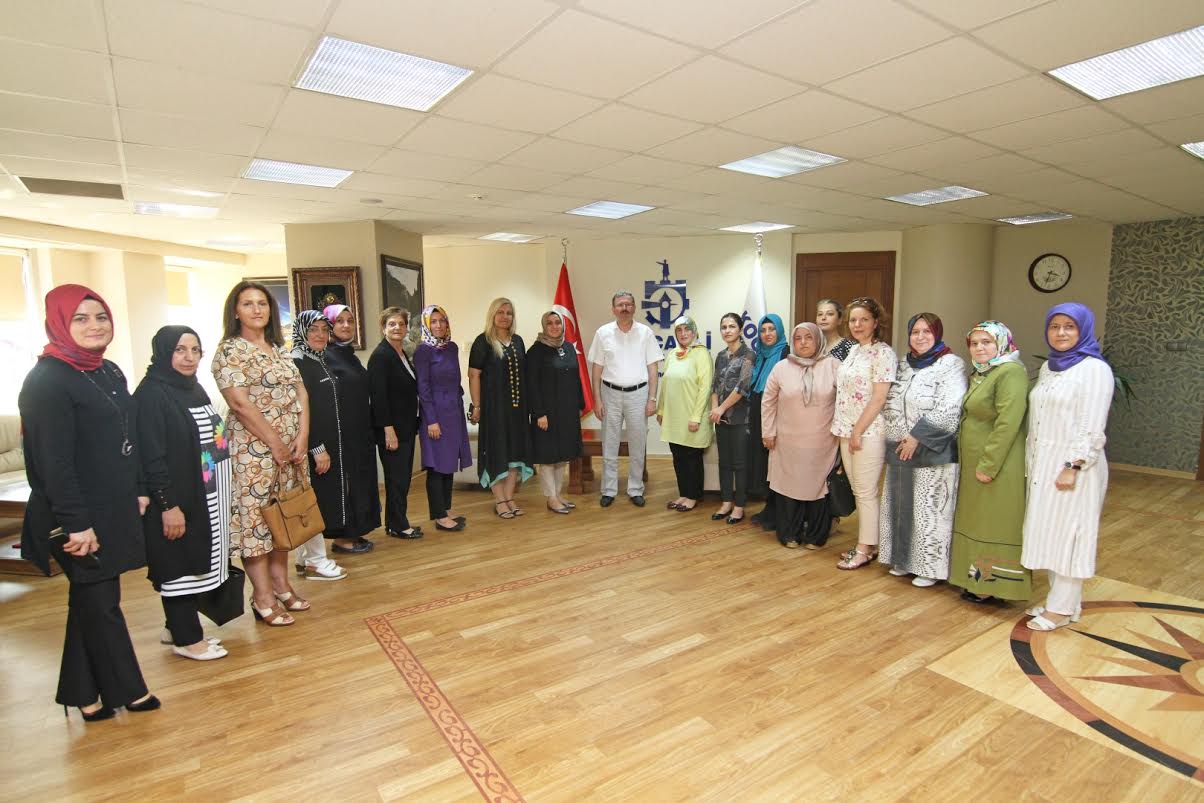 Kadınlardan Bayram’a hayırlı olsun ziyareti