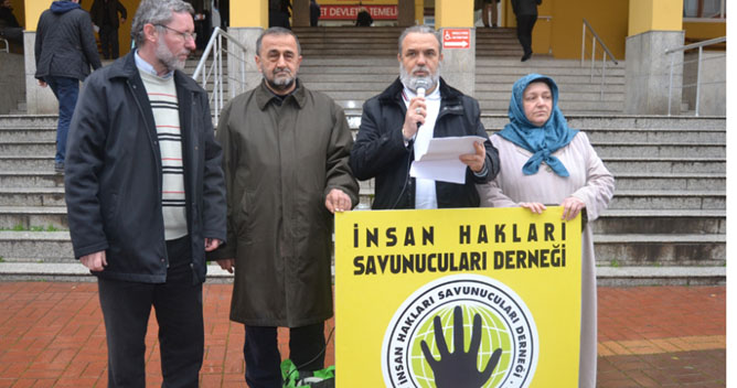 Atatürk’e hakaret edenler beraat etti