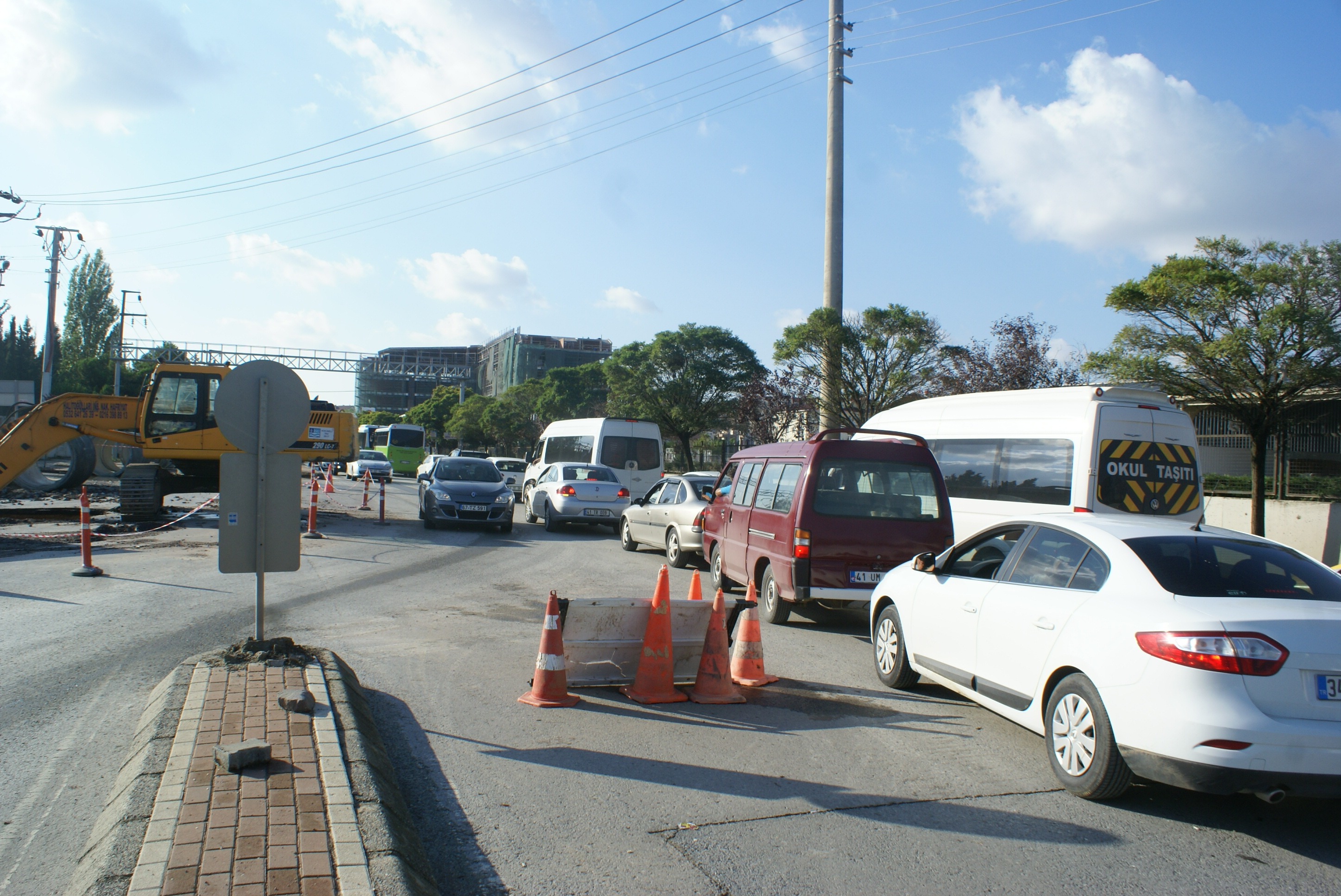 Kavşakta trafik çilesi! 