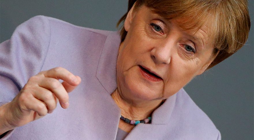 Merkel’den şimdi de Akhanlı çıkışı