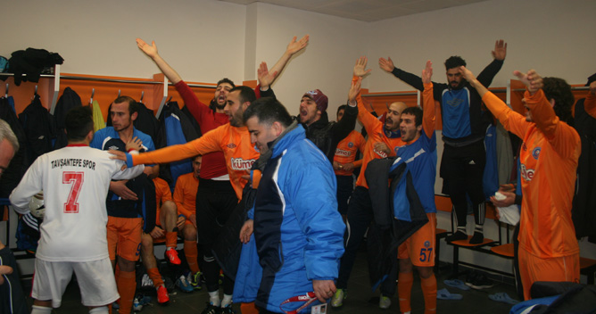 SULTANORHAN GÜLE OYNAYA KAZANDI: 4-0