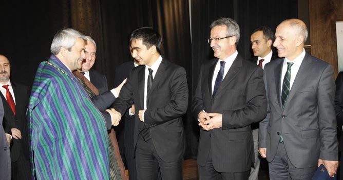 Avrasya forumuna yakışan gala