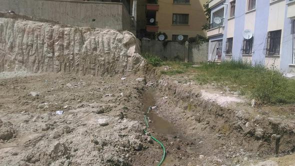 Kanalizasyon dışarıya akıyor