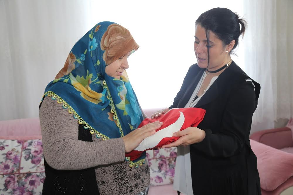 Şehit ailesini ziyaret ettiler