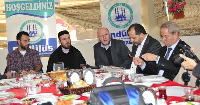 Endülüs Suriye muhalefetine yardım