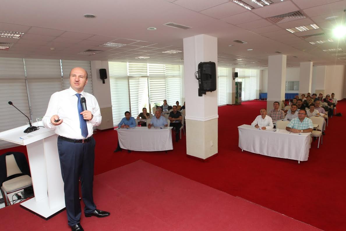 Belediye personeline eğitim semineri