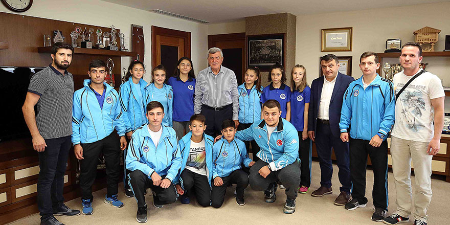 Başkan, sporcularla buluştu