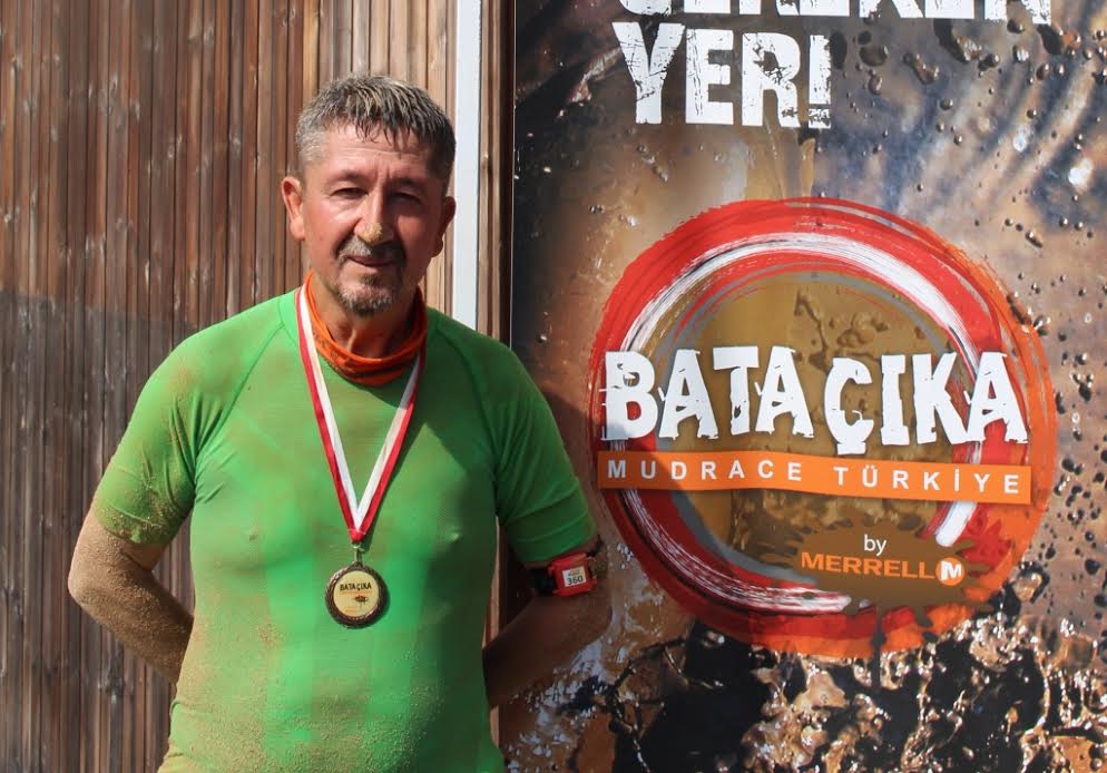 Rıdvan Şükür, Kilyos’ta Çamurda Bata Çıka kürsüye koştu