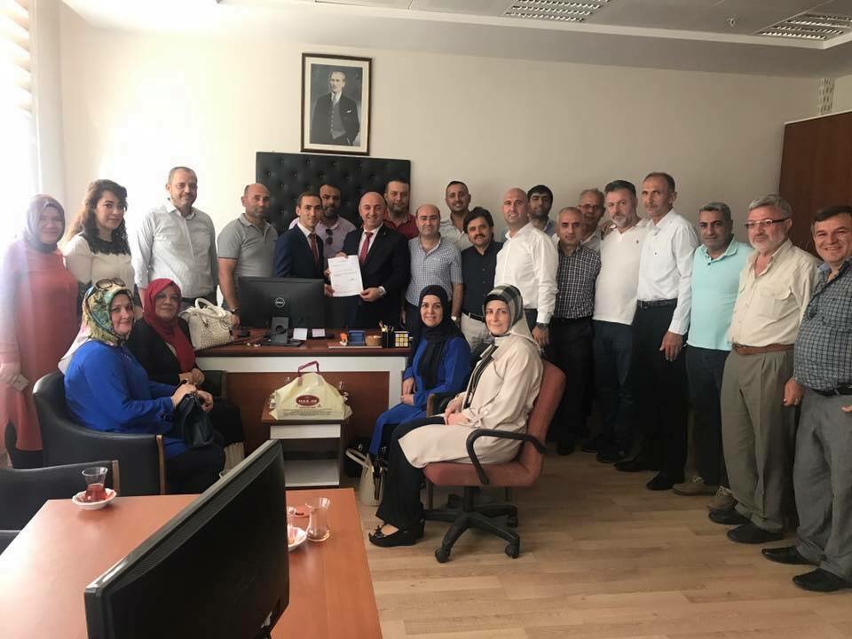 Muzaffer Bıyık mazbatayı aldı